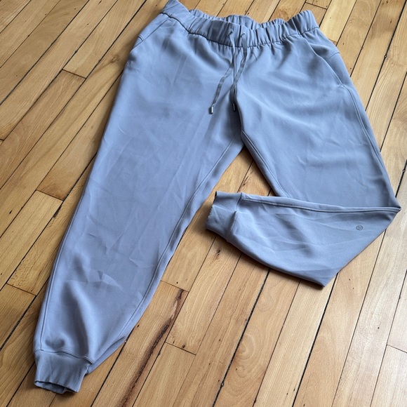 Lululemon on the fly Jogger - Picture 6 of 11
